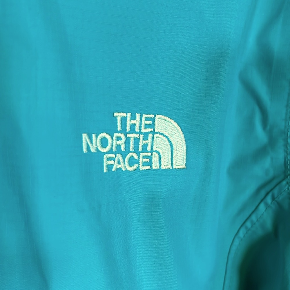 North Face rain jacket Size M - Picture 2 of 8
